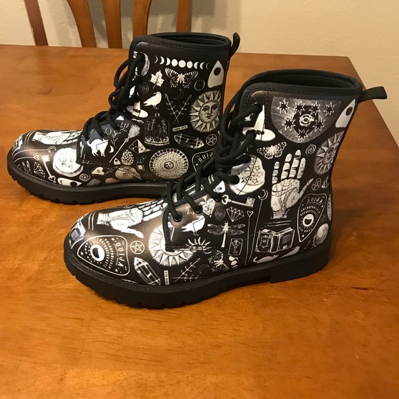 Combat boots - Picture 1 of 3